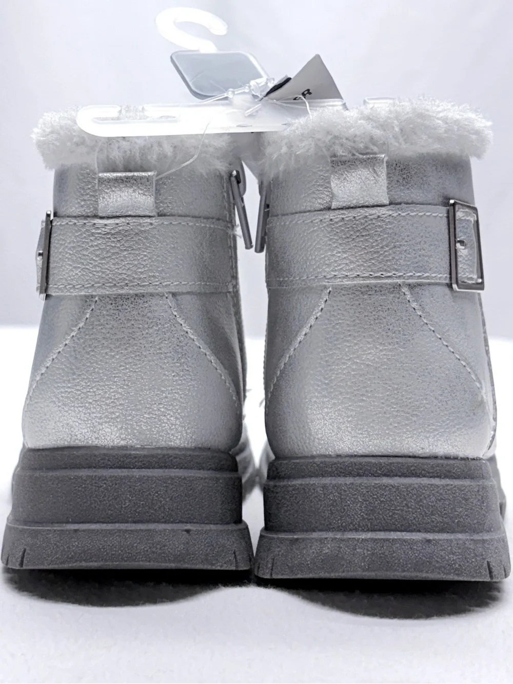 OshKosh Hazel Cozy Boots Girls 10 Silver Faux Fur Zip NWT